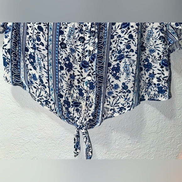 H&M Divided Women's Tie Knot Blouse - Picture 2 of 11